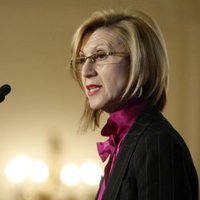 Rosa Díez dice que "prolongar esta situación de muerte lenta" es una "irresponsabilidad" y pide elecciones anticipadas