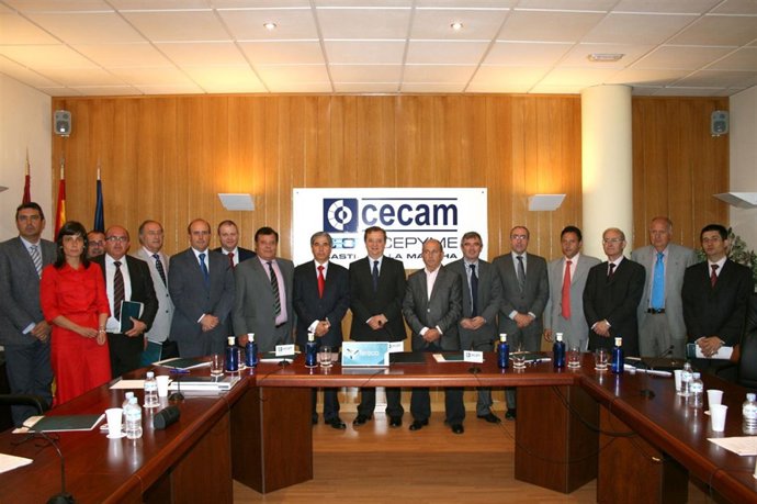 El consejero junto con la dirección de FERECO