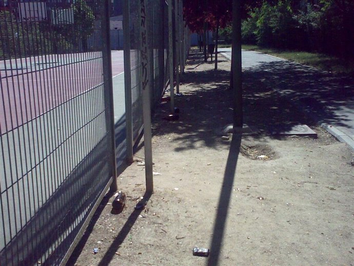 Pista deportiva de la calle Tribaldos