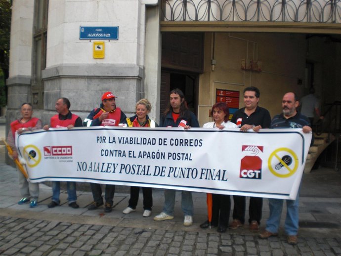 Trabajadores de Correos en Santander