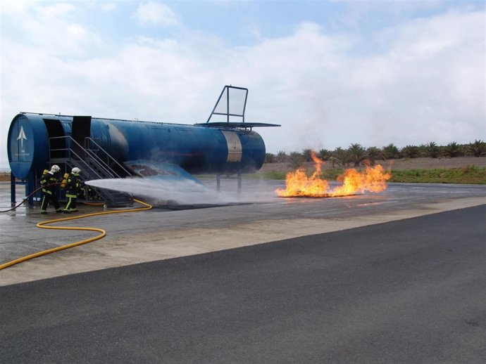 Un instante del simulacro en el Aeropuerto de Gran Canaria