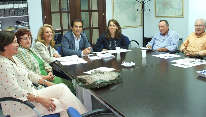 Momento de la reunión con los libreros de Córdoba