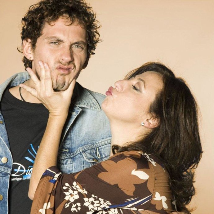 Luisma exige a Mauricio que repare una avería en el piso de Paz