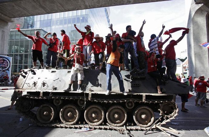 Marcha de los camisas rojas en Bangkok