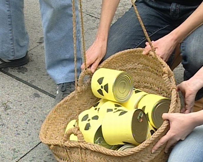 Concentracion de Greenpeace en la Generalitat