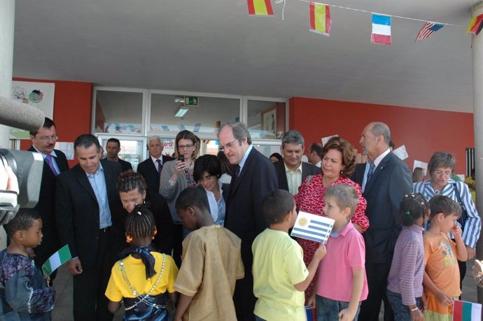 El ministro de Educación, Ángel Gabilondo, en su visita en Fuerteventura