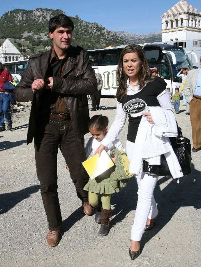 La feliz familia, en los alrededores de la plaza de toros.