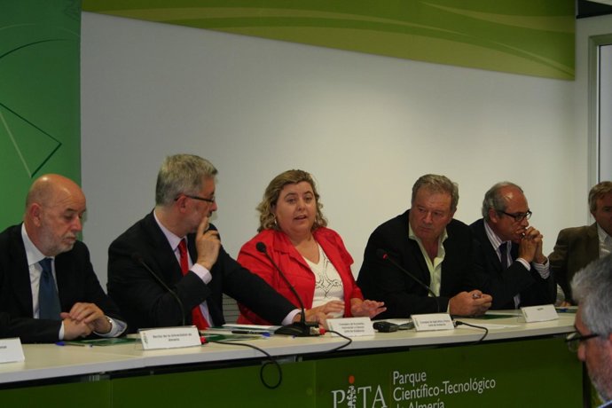 Ávila y Aguilera en la firma de un convenio de colaboración en el PITA , Almería