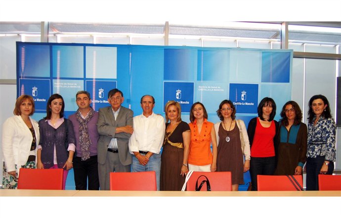 Gálvez junto con los integrantes de esta Unidad multidisciplinar