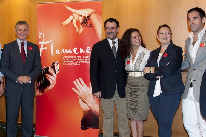 Los cantantes de ópera andaluces apoyan la declaración del flamenco como Patrimo