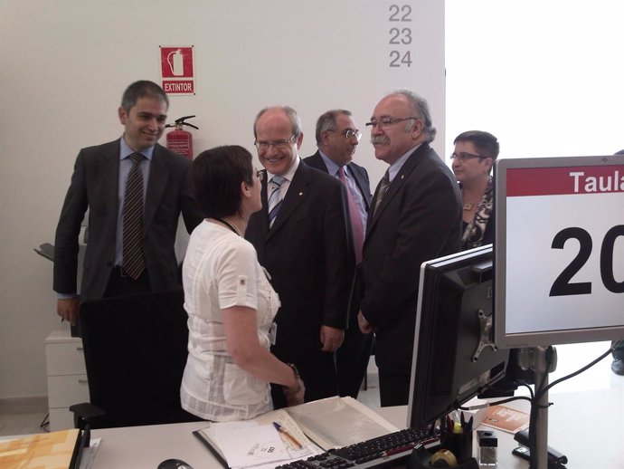 Montilla y Carod Rovira visitando la nueva sede del Govern en Girona