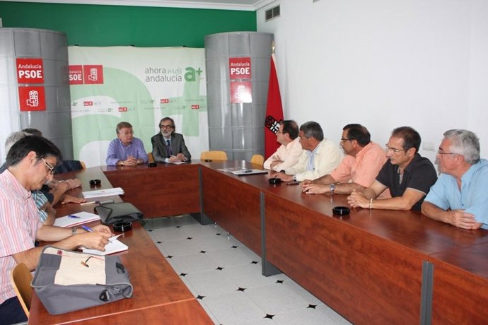 Reunión del PSOE de Cádiz con los comités de Airbus