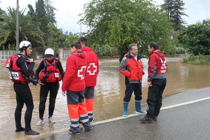 Mediavilla junto algunos de los efectivos que han intervenido