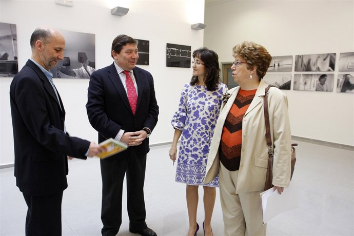 Truan inaugura un curso de la UIMP