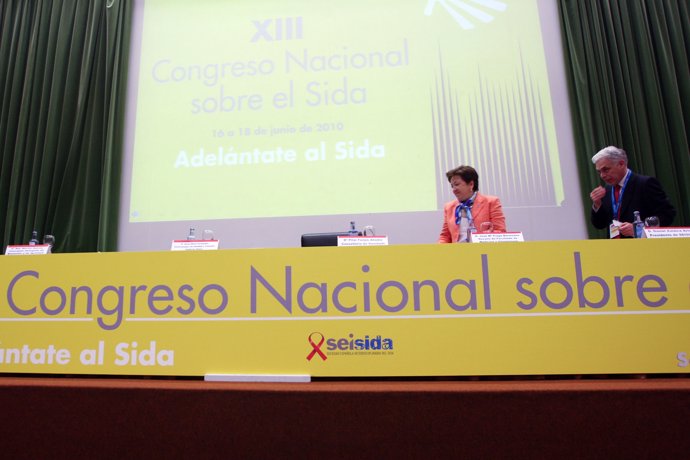 Pilar Farjas en la inauguración del Congreso Nacional sobre el Sida.