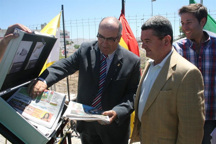 Acto de colocación de la primera piedra en El Carpio (Córdoba) del futuro Centro