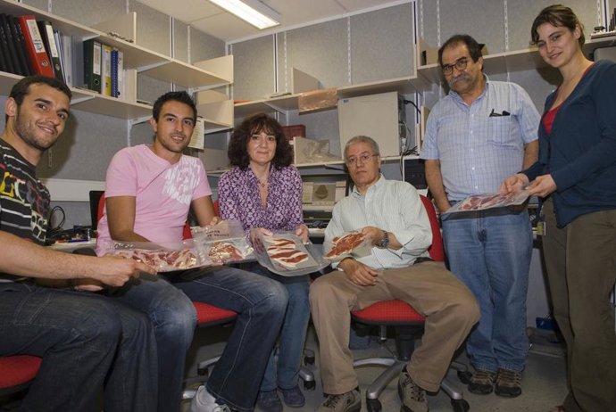 Investigadores de la UAB y la Universidad de la Sapienza de Roma en el Sincrotró