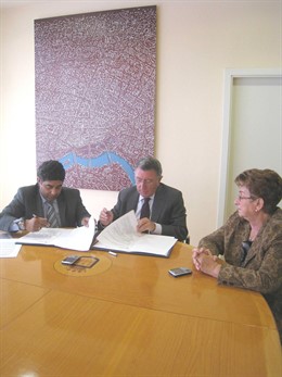 Firma acuerdos gitanos