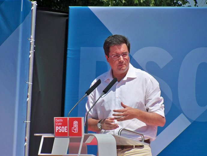 Óscar López en el Día de la Rosa del PSOE en Laguna de Duero (Valladolid)