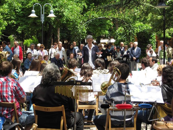 El concierto ha estado presenciado por la concejala de Medio Ambiente, Concha Ar