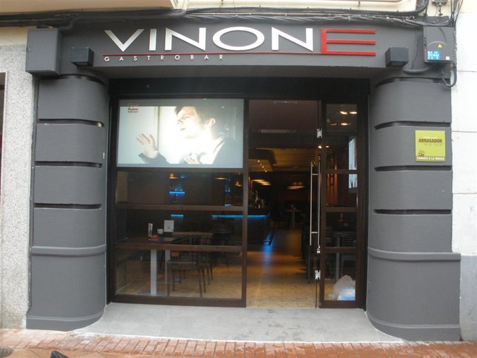 El restaurante cuenta con carta de restaurante y tapeo