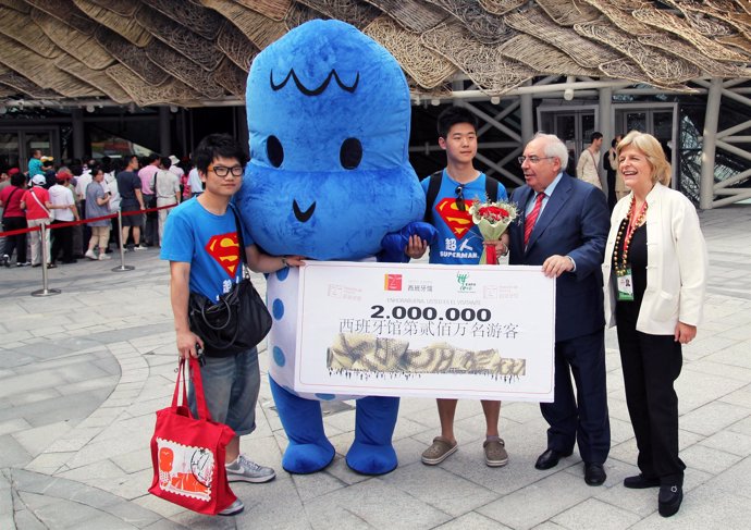 Visitante dos millones en la expo de Shanghai