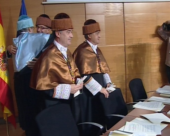 Adriá y Torreblanca investidos Honoris Causa