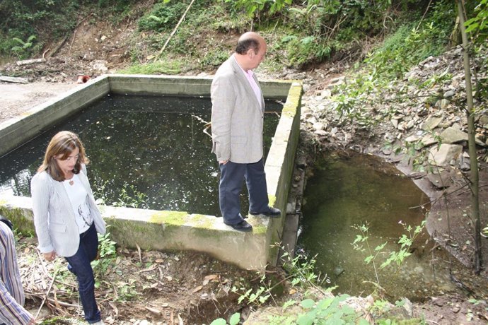 Migoya visita el occidente asturiano tras las lluvias