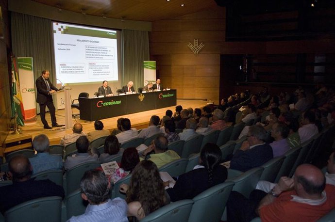 Imagen de la asamblea de Covirán, hoy en Granada