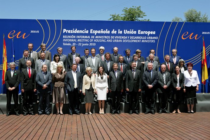 NOTADEPRENSAYFOTOGRAFIASREUNIÓNMINISTROSDESARROLLOURBANOUE