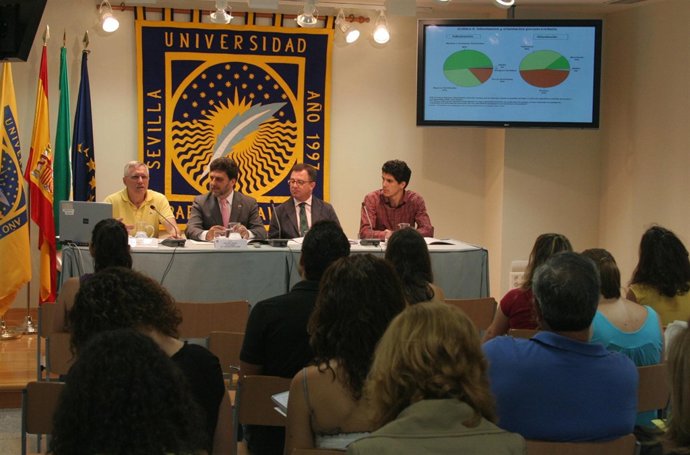 Acto de presentación del 'Upobarómtero'