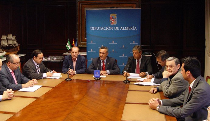 El presidente de la Diputación de Almería, Juan Carlos Usero, el vicepresidente 
