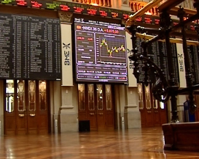 El Ibex 35 cede un 0,55% 