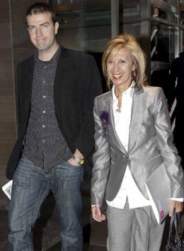 El parlamentario de UPyD, Gorka Maneiro, junto con la portavoz de UPyD, Rosa Díe