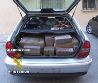 Incautados casi 700 kilos de hachís y 300 dosis de cocaína en la costa en la noche de San Juan