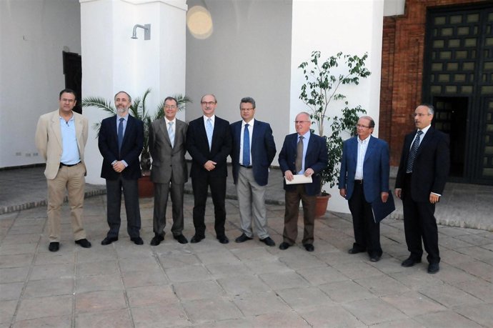 Morales y Delgado junto a los miembros del Consejo Asesor Científico 