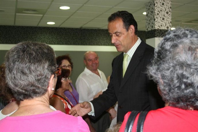 Visita de Vadillo al balneario de Medina