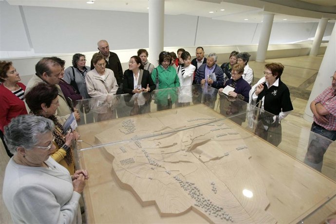 MÁISDECINCOMILPERSOASVISITARONASOBRASDACIDADEDACULTURADEGALICIAENTRESMESES