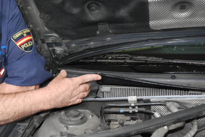 Lugar del vehículo en el que escondían la droga.