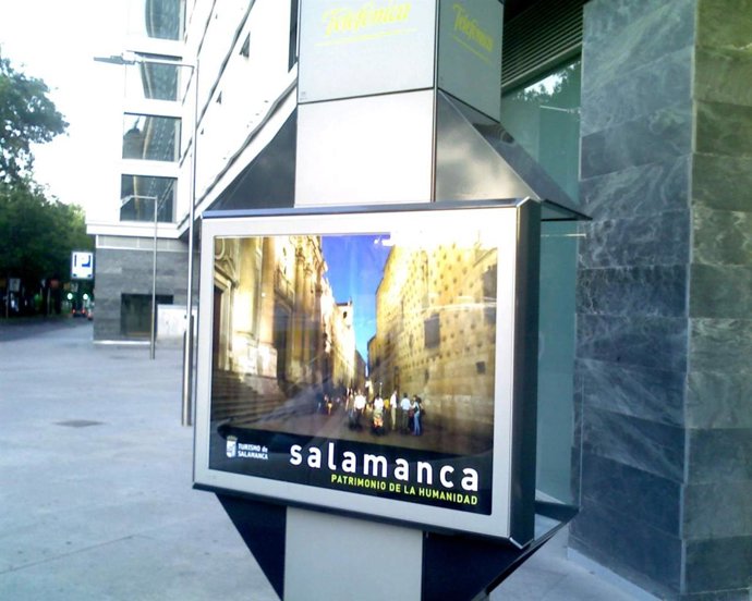 La imagen de Salamanca en una cabina de Madrid.