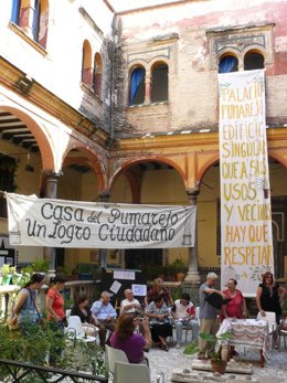 Concentración en la casa palacio del Pumarejo.