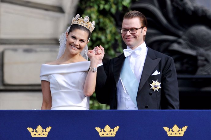 Victoria de Suecia y Daniel Westling desde el balcón real