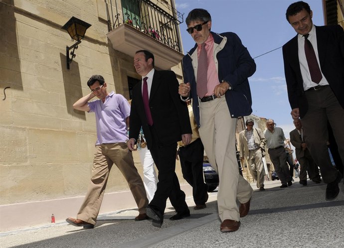 Pedro Sanz asistió a Leiva para inaugurar la calle Mayor