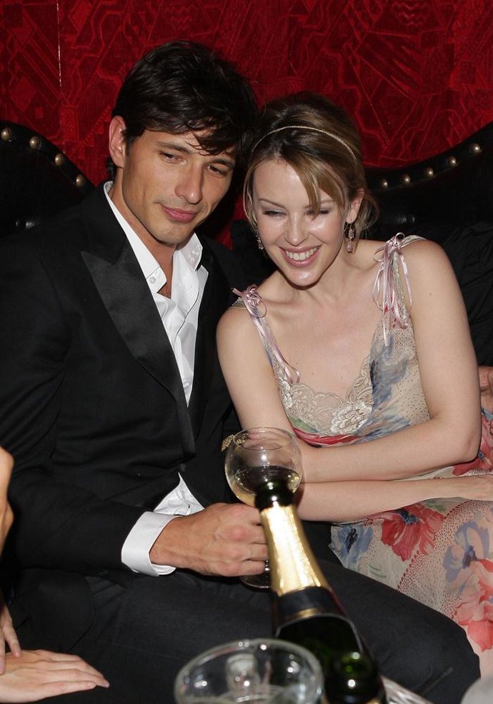 Andrés Velencoso y Kylie Minogue