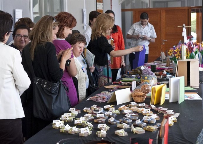 Exposición de trabajos durante el 6º Encuentro de Familias de la Red de Servicio