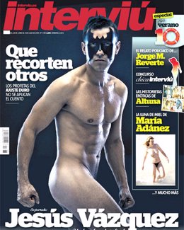 El presentador de televisión Jesús Vázquez posando para la portada de 'Interviú'