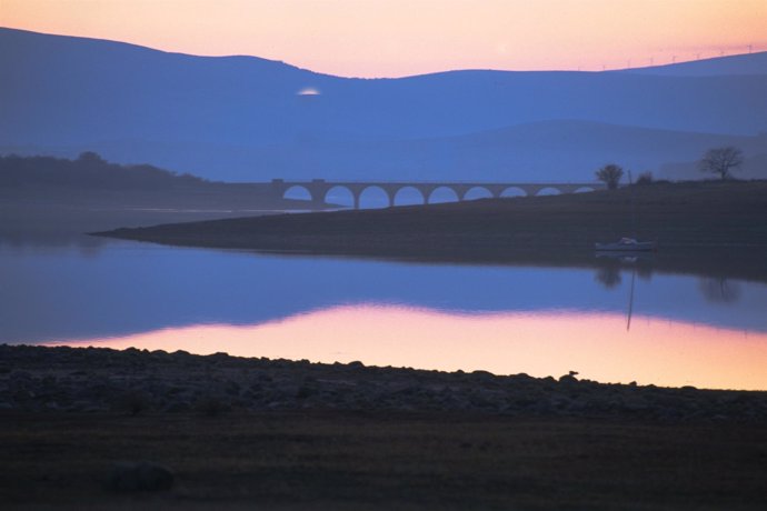 Pantano del Ebro