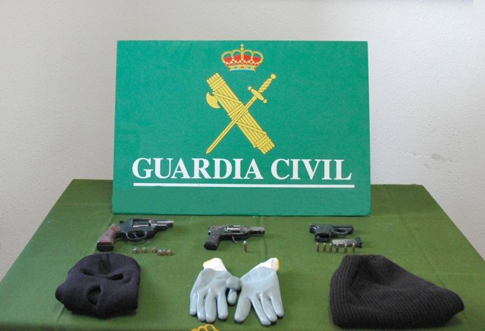 material incautado a cuatro detenidos por intento de robo en León