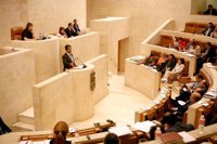 Revilla defiende la "estabilidad" del Gobierno y la posición de Cantabria para "despegar" tras la crisis