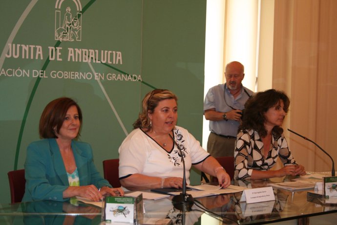 La consejera de Agricultura, Clara Aguilera, presenta el Inventario de Regadíos 
